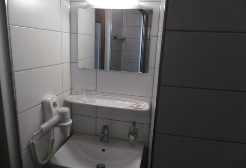 غرفة قياسية فردية, Bad Bruckhaus