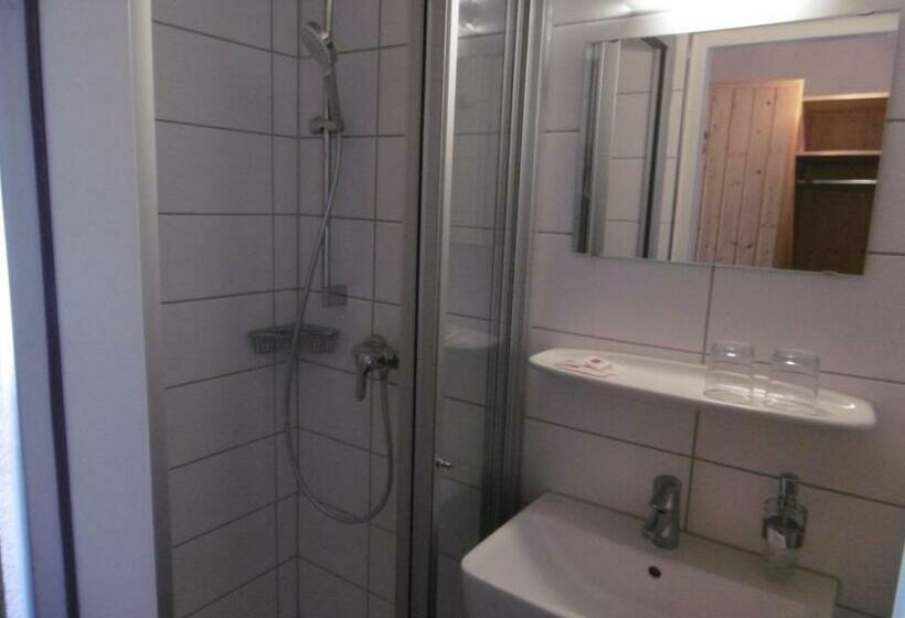 غرفة قياسية فردية, Bad Bruckhaus