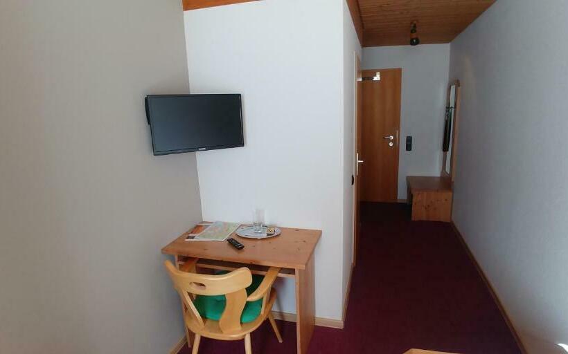 غرفة قياسية فردية, Bad Bruckhaus