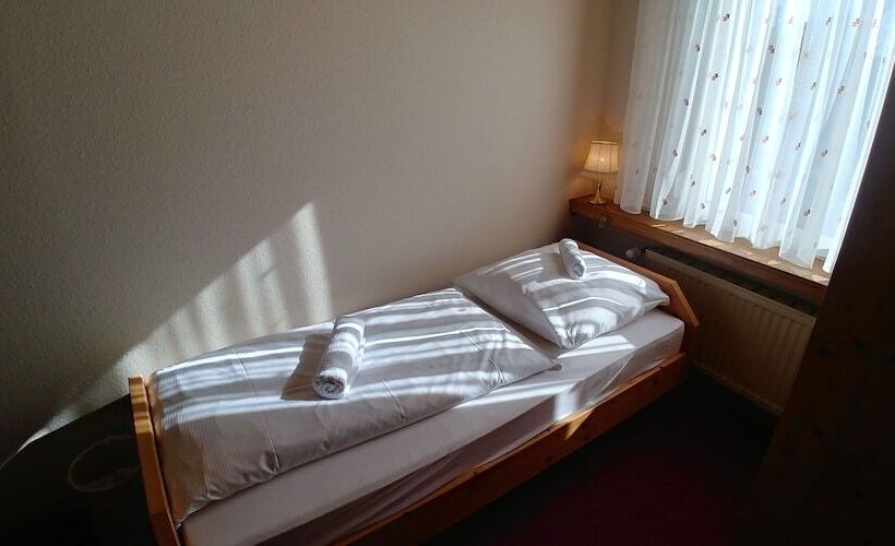 غرفة قياسية فردية, Bad Bruckhaus