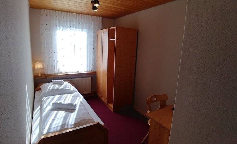 غرفة قياسية فردية, Bad Bruckhaus