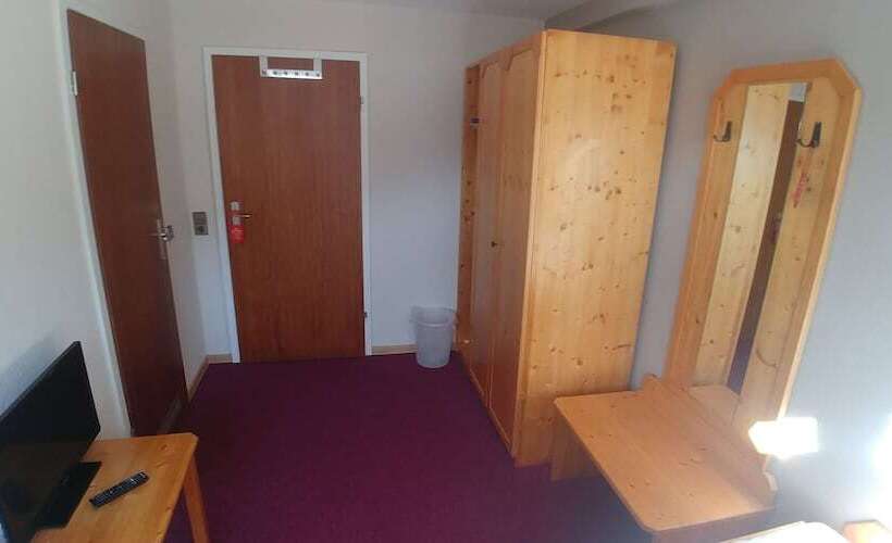 غرفة إقتصادية, Bad Bruckhaus