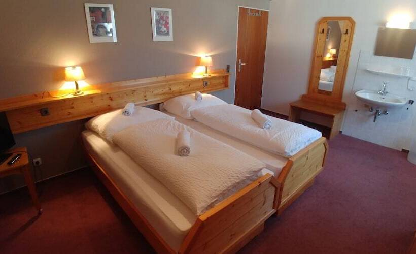 غرفة إقتصادية حمام مشترك, Bad Bruckhaus