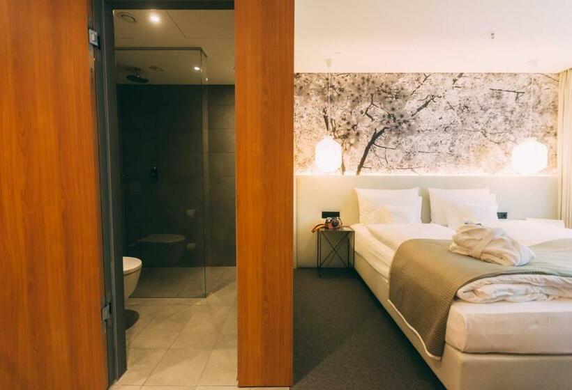 Номер Стандарт, Me And All Hotel Dusseldorf, By Hyatt
