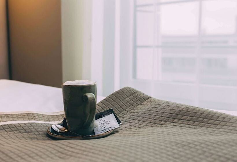 Deluxe Zimmer interior, Me And All Hotel Dusseldorf, By Hyatt