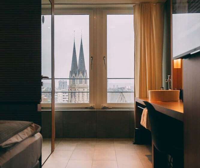 Deluxe Zimmer Stadtblick, Me And All Hotel Dusseldorf, By Hyatt