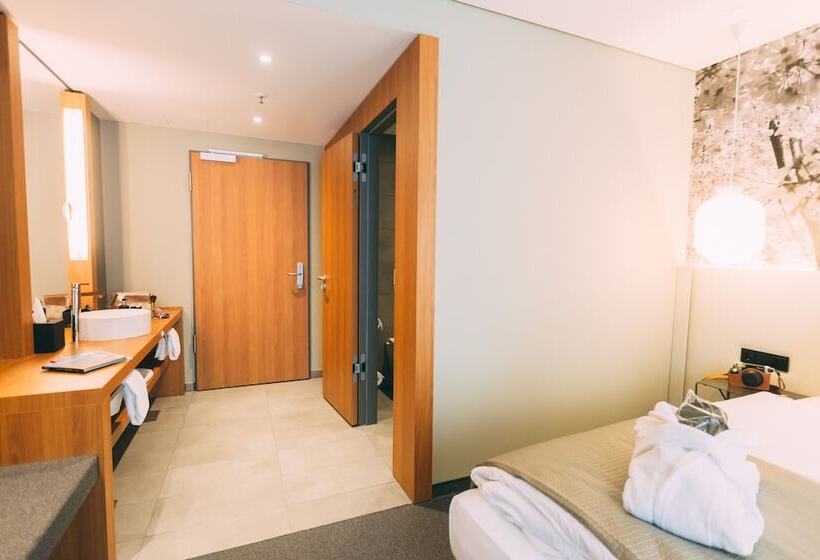 Deluxe Zimmer, Me And All Hotel Dusseldorf, By Hyatt