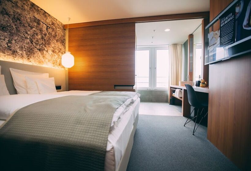 Номер Deluxe, Me And All Hotel Dusseldorf, By Hyatt