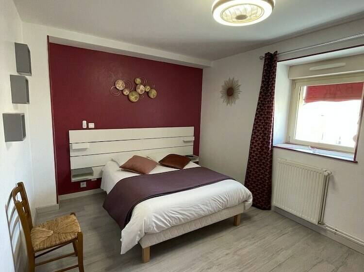 スタンダードルーム, Sarl Macarena