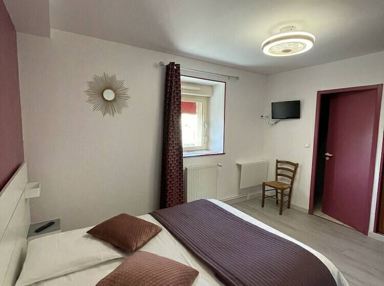 スタンダードルーム, Sarl Macarena