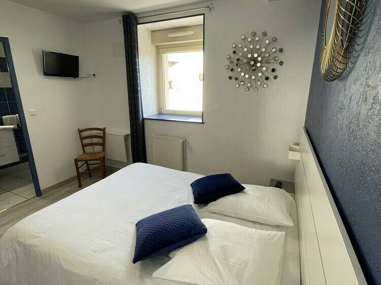 スタンダードルーム, Sarl Macarena