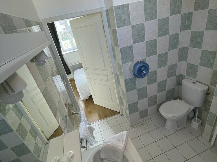 スタンダードルーム, Sarl Macarena