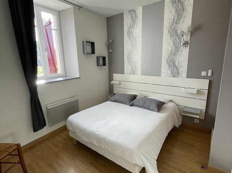 スタンダードルーム, Sarl Macarena