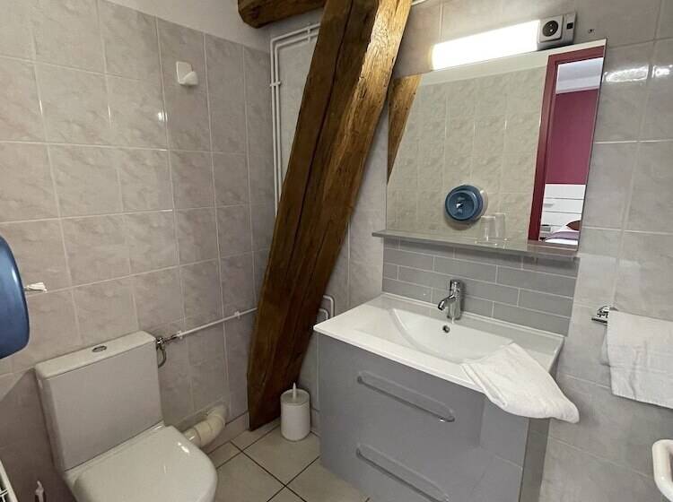 スタンダードルーム, Sarl Macarena