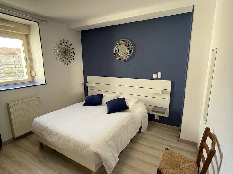 スタンダードルーム, Sarl Macarena