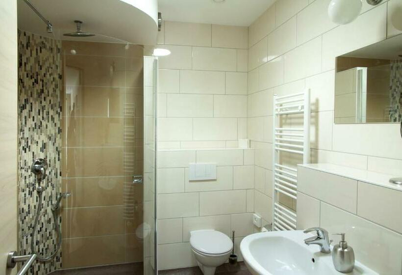 １ベッドルームアパートメント, Villameehr