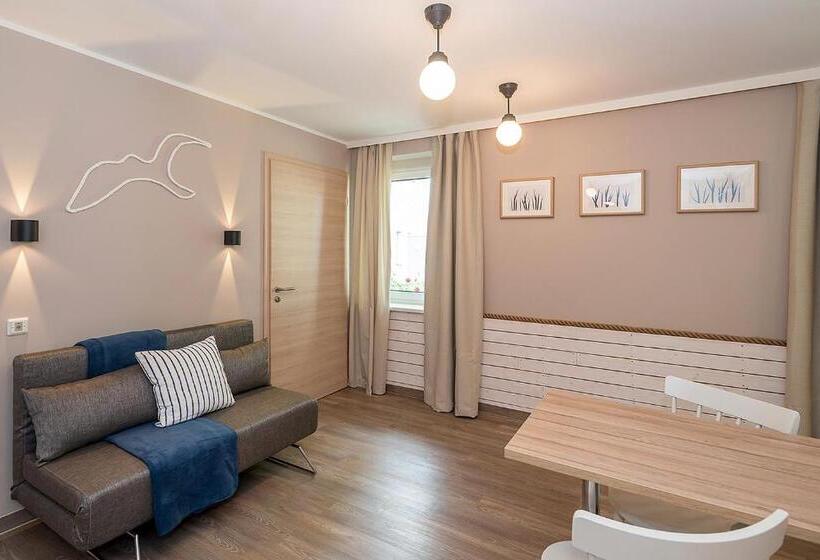 スタンダードスタジオ, Villameehr