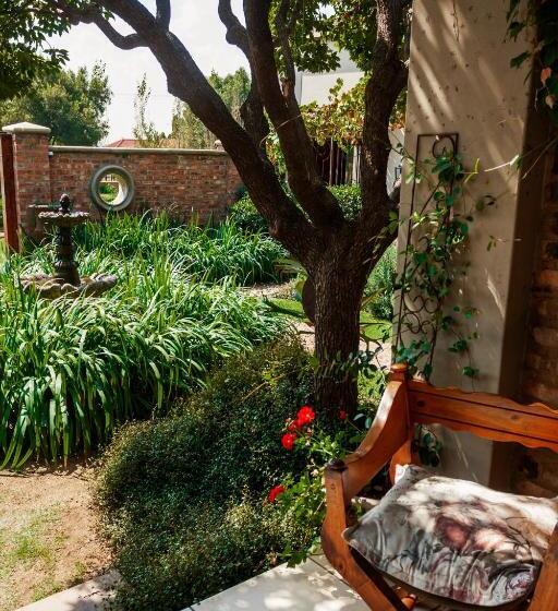 家庭间, Town And Country Mpumalanga