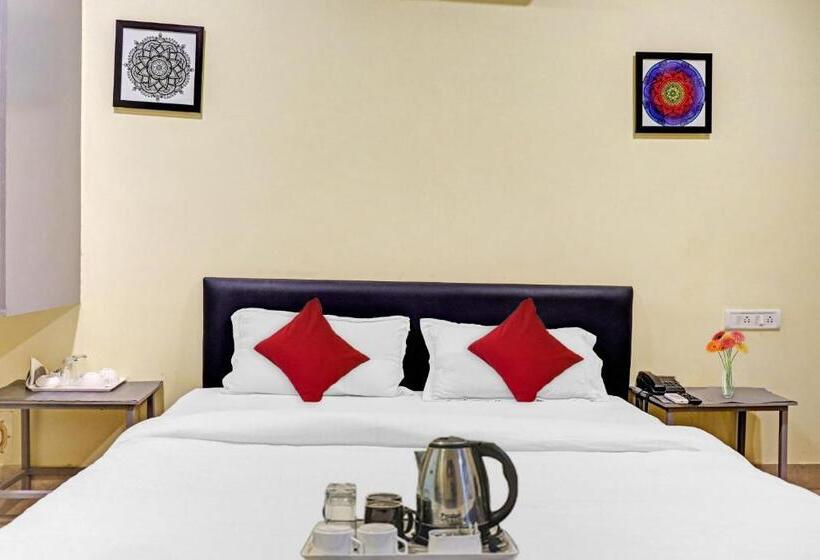 Standardrum, Flagship Hotel Breakers Stay