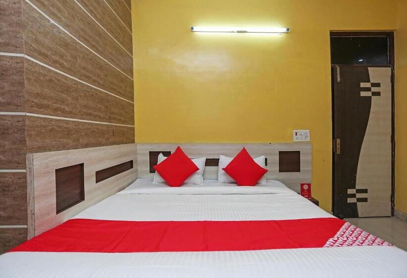 اتاق کلاسیک سه تخته, Flagship Hotel Owish