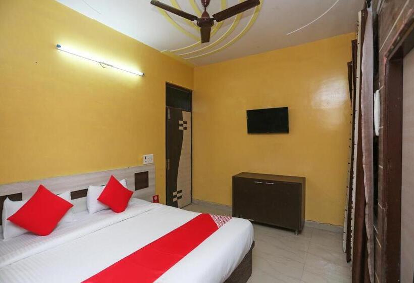 اتاق کلاسیک سه تخته, Flagship Hotel Owish