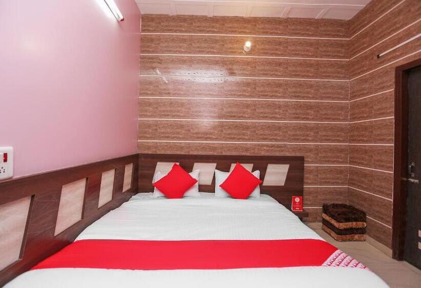 اتاق کلاسیک سه تخته, Flagship Hotel Owish