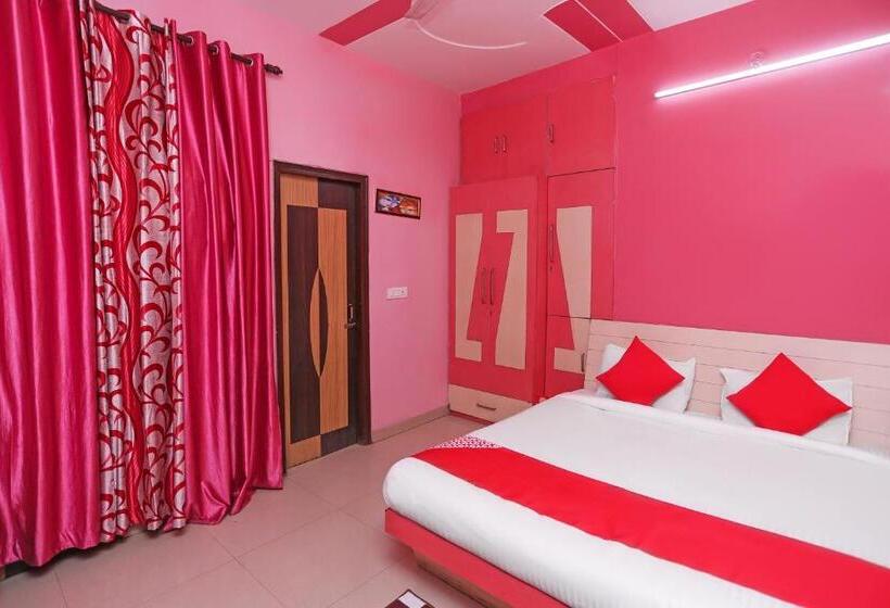 اتاق کلاسیک سه تخته, Flagship Hotel Owish