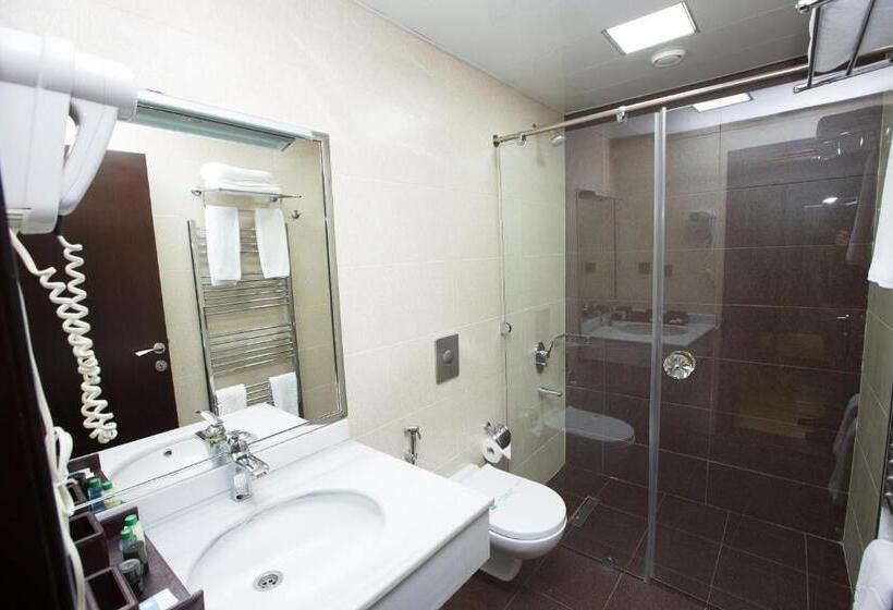 اتاق لوکس, Cennet Bagi Guba