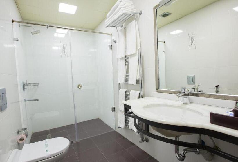 اتاق لوکس, Cennet Bagi Guba