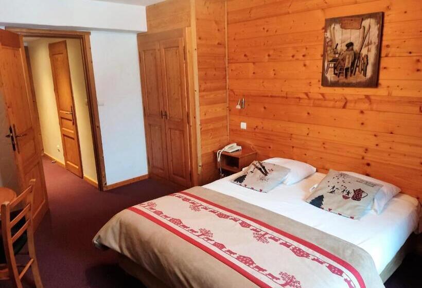 غرفة قياسية رباعية, Epicéa Lodge Hôtel