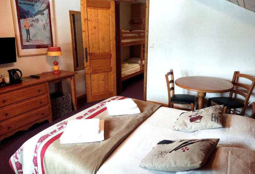 غرفة قياسية رباعية, Epicéa Lodge Hôtel