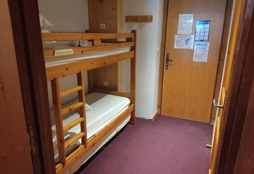 غرفة قياسية رباعية, Epicéa Lodge Hôtel