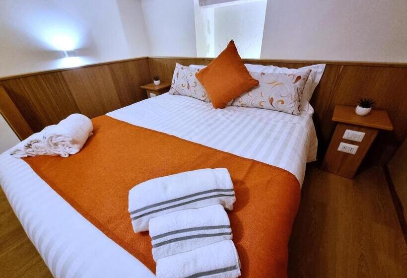 חדר קלאסי לארבעה, Ro Agrimaison