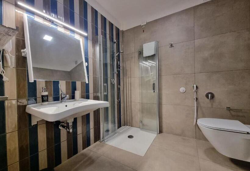 חדר סטנדרט לארבעה, Ro Agrimaison