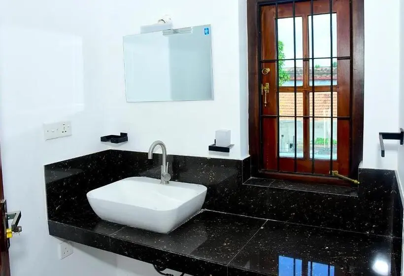 エコノミールーム, Silva S Residence