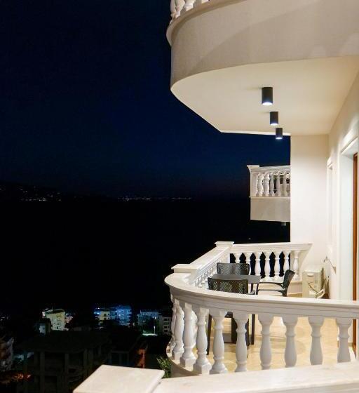 サイドシービュー１ベッドルームアパートメント, Sky Way Skk Luxury Apartments