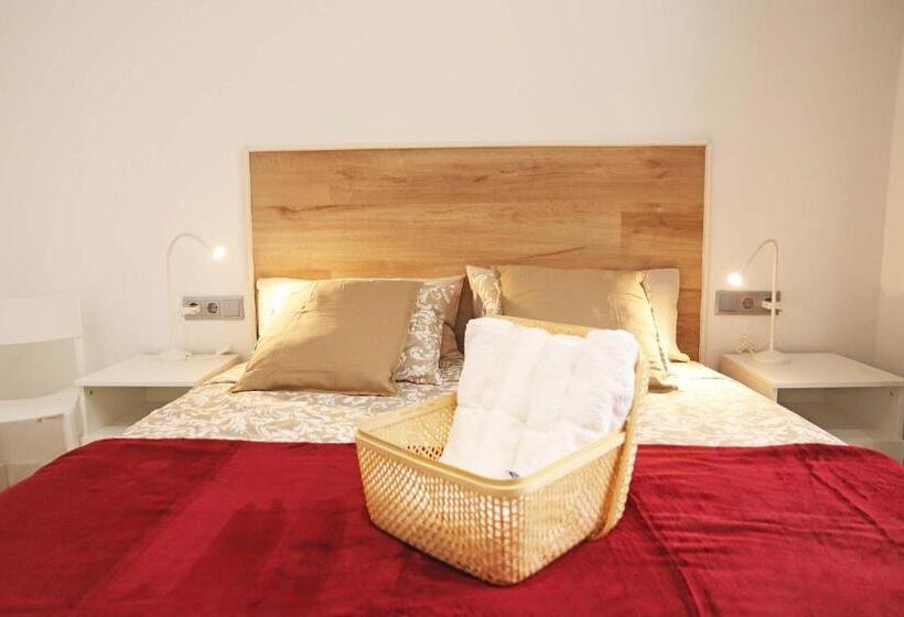 Chambre Standard avec Balcon, Hostal Gràcia
