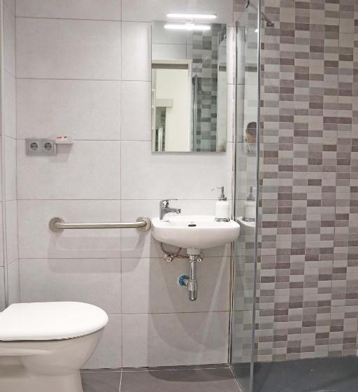 Chambre Standard avec Balcon, Hostal Gràcia