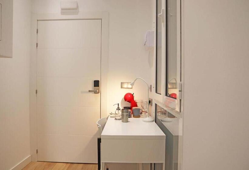 Chambre Standard avec Terrasse, Hostal Gràcia