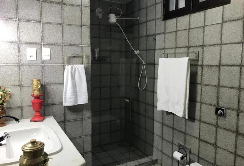 غرفة كومفورت ثلاثية, Suites Bouganville