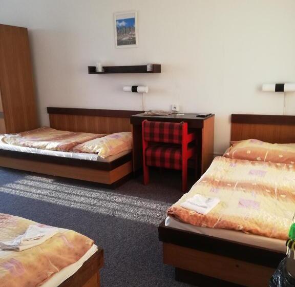 스탠다드 트리픔 룸 공동욕실, Abc Hotel Nitra