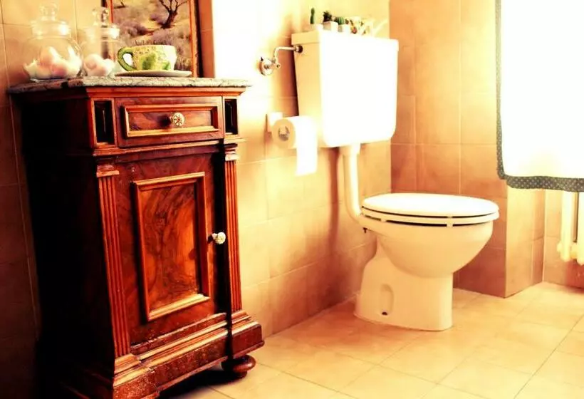 اتاق استاندارد با سرویس بهداشتی مشترک, B&b Cascina Santa Gavi