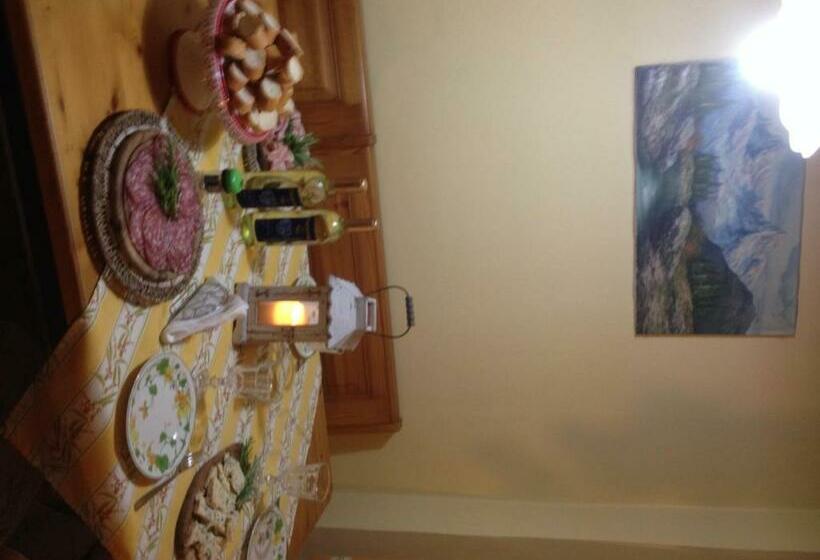 اتاق استاندارد با سرویس بهداشتی مشترک, B&b Cascina Santa Gavi