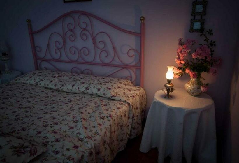 اتاق استاندارد با سرویس بهداشتی مشترک, B&b Cascina Santa Gavi