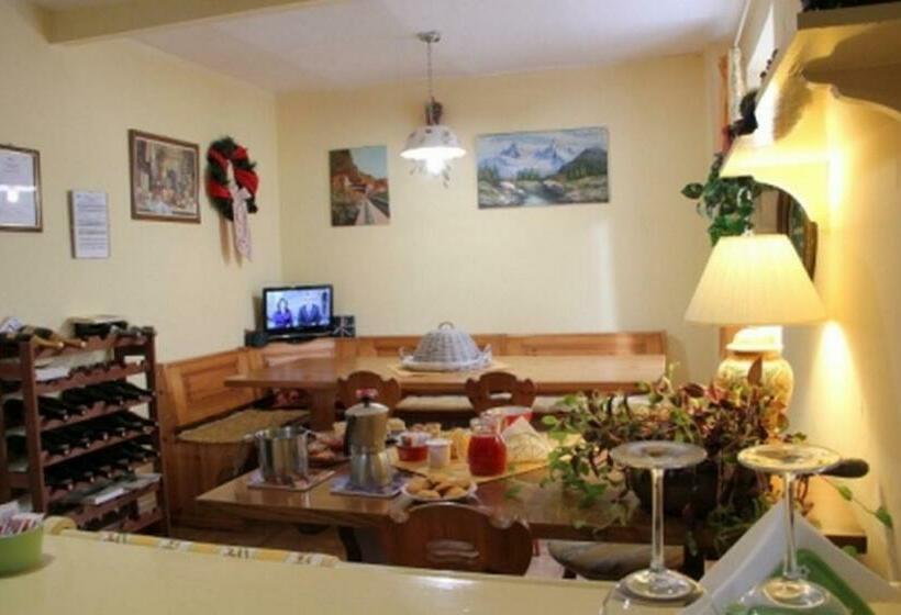 اتاق استاندارد با سرویس بهداشتی مشترک, B&b Cascina Santa Gavi