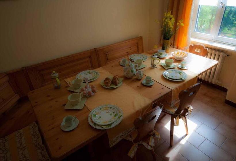 اتاق استاندارد با سرویس بهداشتی مشترک, B&b Cascina Santa Gavi