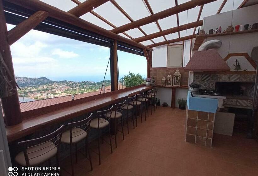 Quarto Quadruple Standart com Varanda, Valle Degli Dei