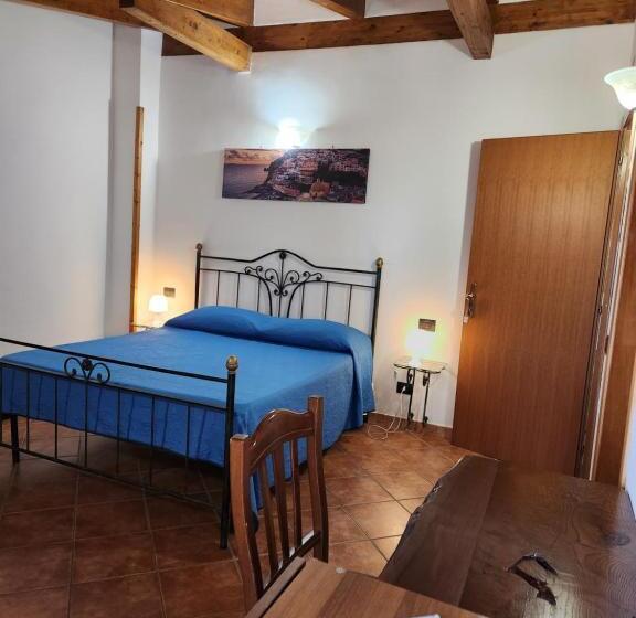 חדר לארבעה סטנדרטי עם מרפסת, Valle Degli Dei