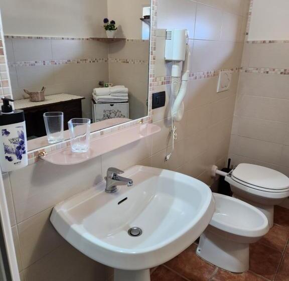 חדר לארבעה סטנדרטי עם מרפסת, Valle Degli Dei