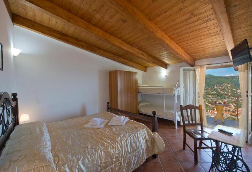 חדר סטנדרט לארבעה, Valle Degli Dei